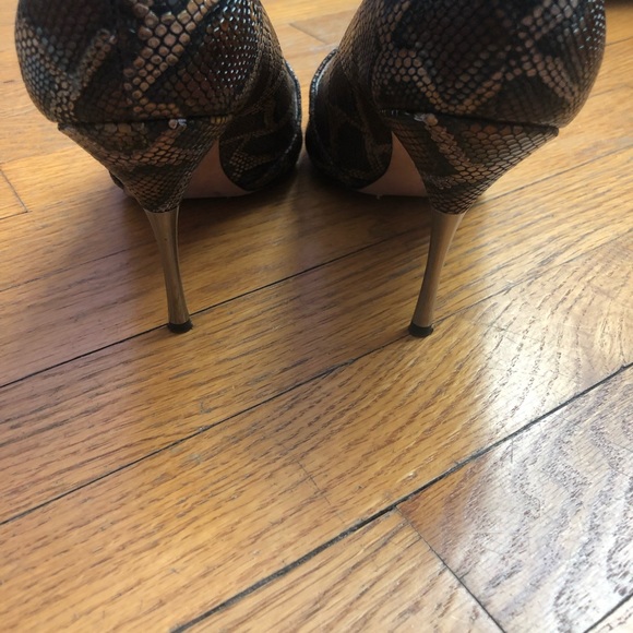 Pointed toe python pumps from ESCADA - Picture 4 of 4